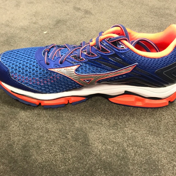 mizuno overpronation womens